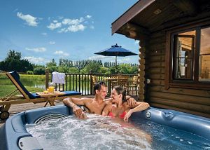 lodges with hot tubs half term