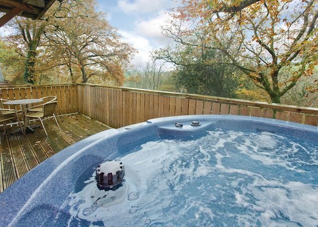 South Devon Lodges with Hot Tubs. Hot Tub Holiday Deals.