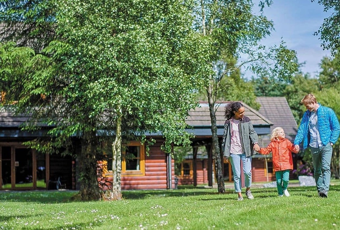 Piperdam Lodges has indoor play areas, tons of activities and some gorgeous outdoor space