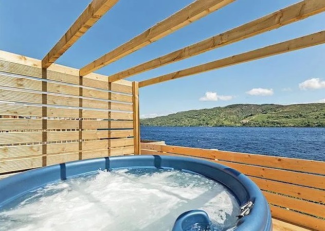 Hot tub lodge Inverness-shire