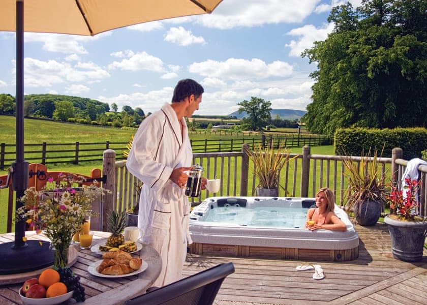 lodges with hot tubs pet friendly yorkshire