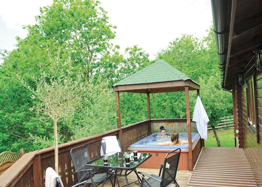 Lodges with Hot Tubs in Powys