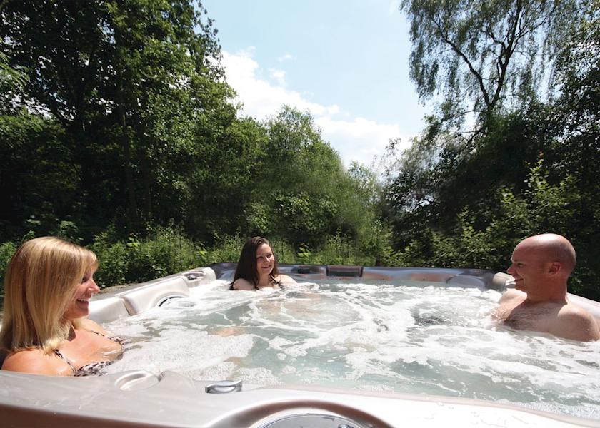Lodges with Hot Tubs in York