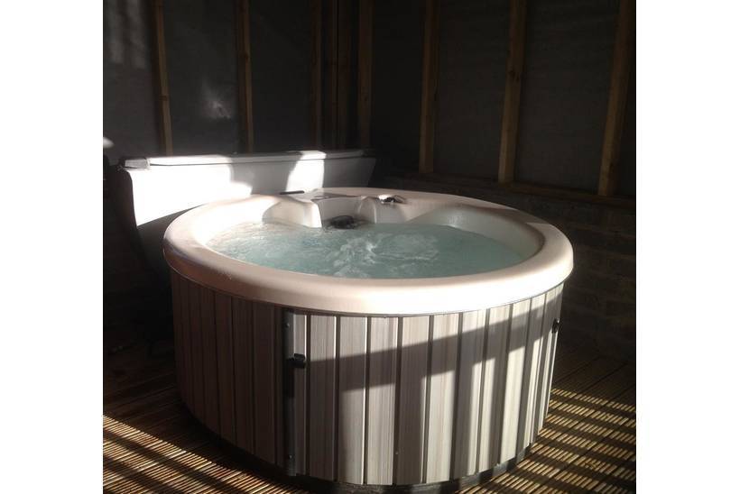 Gorgeous Hot Tub at Lily Pond Lodge