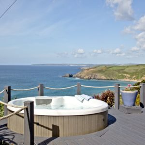 Gorgeous Hot Tub with views at Spindrift Cornwall