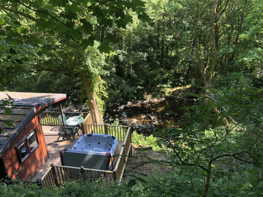 Riverside Hideaway Hot Tub