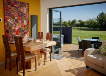 Gorgeous Lodge with bi fold doors for families