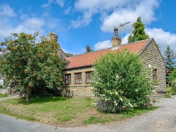 Tavern Cottage with Lovely Garden