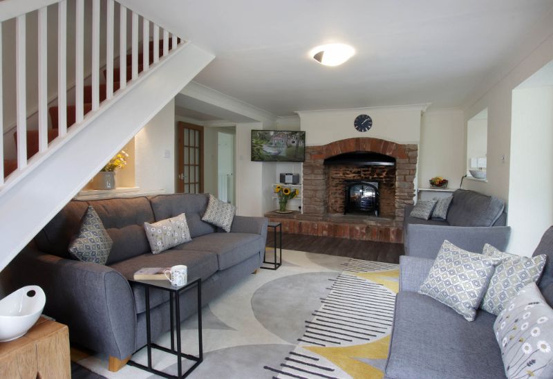 Old Barn House Living Room