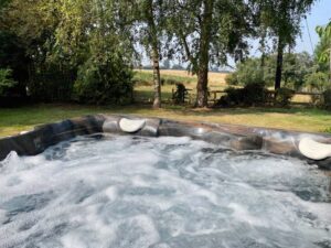 Jacuzzi Hot Tub at Old Barn House