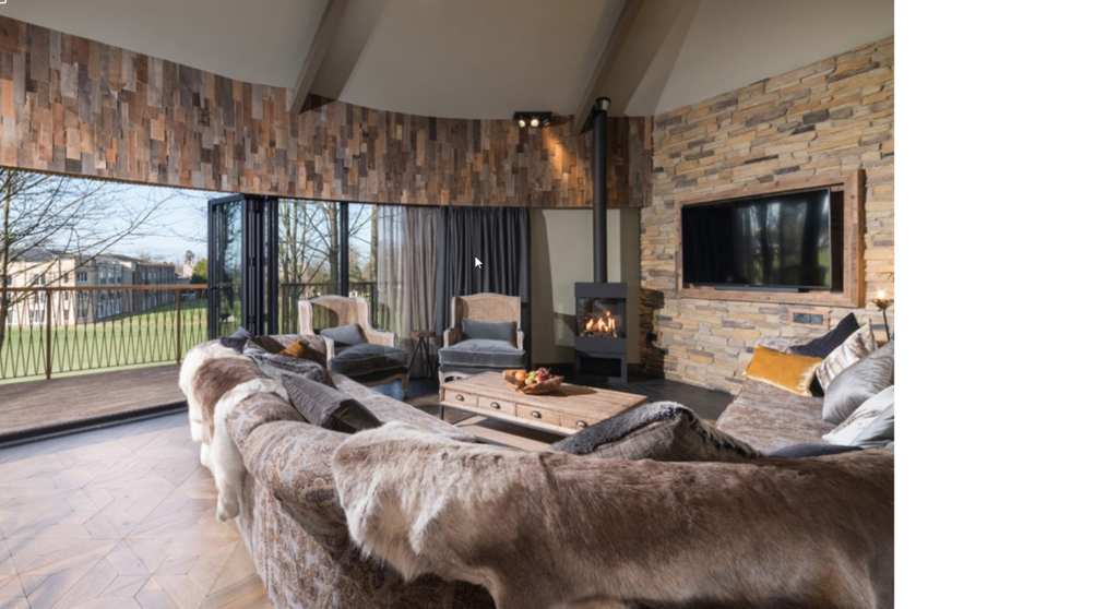 Treehouse Lodges with Hot Tubs