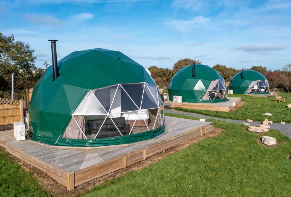 Brynteg Glamping with a hot tub