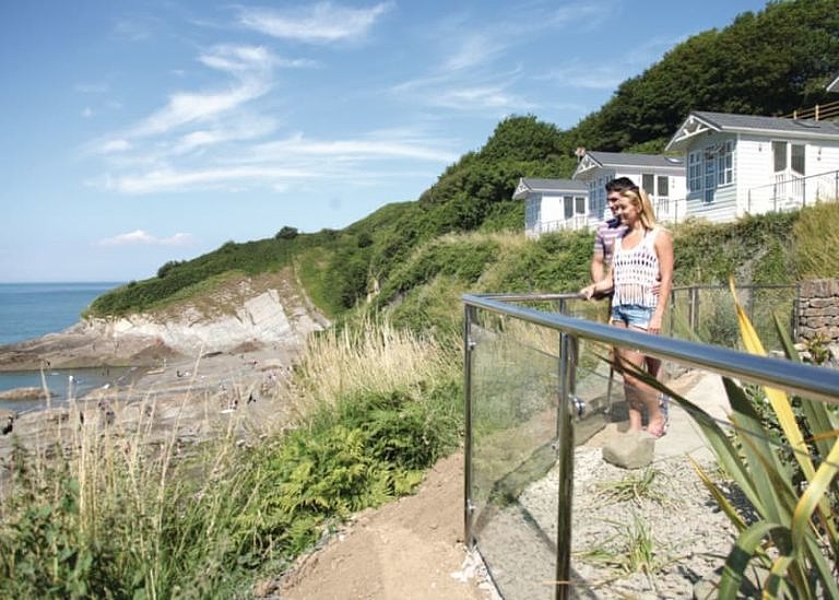 Pet Friendly Luxury Accommodation in Devon - Lodges With Hot Tubs