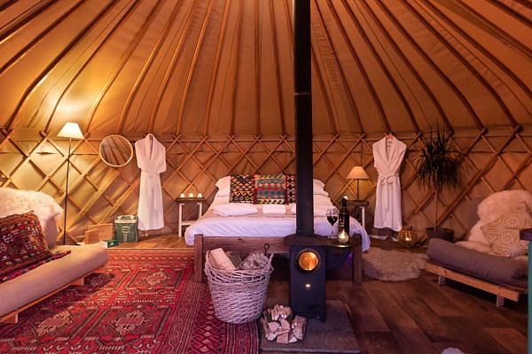 Yurtshire Eavestone Lake Room