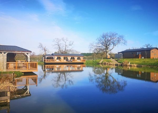 Caistor Lakes Lodges