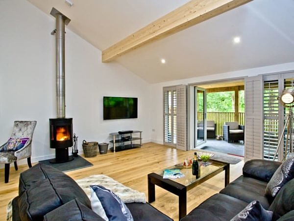 Cedar Lodge, South View Lodges living area