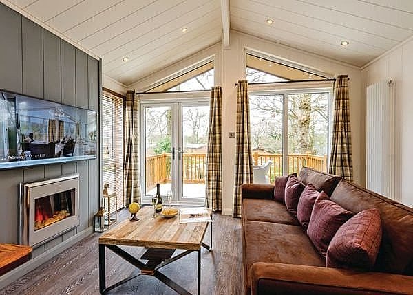 Wareham Forest Lodge Retreat living area