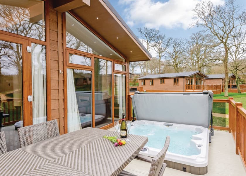 Wareham Forest Lodge Retreat with hot tub