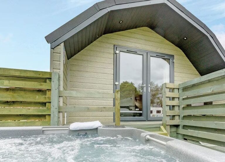 Glamping Pods with Hot Tubs in York Lodges With Hot Tubs