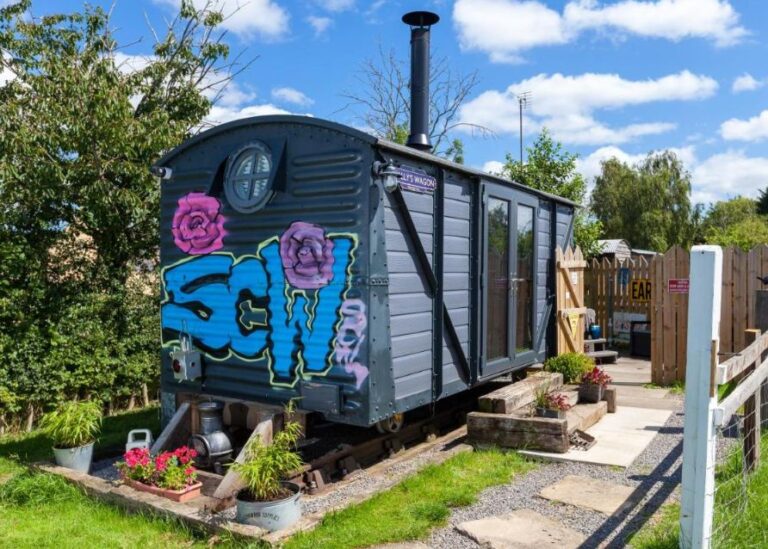 Glamping Pods with Hot Tubs in York Lodges With Hot Tubs