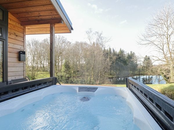 Hot Tub Holidays in Windermere