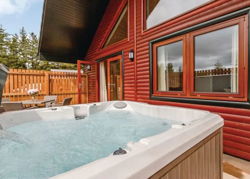 Top 5 Lodges With Hot Tubs Scotland For Large Groups