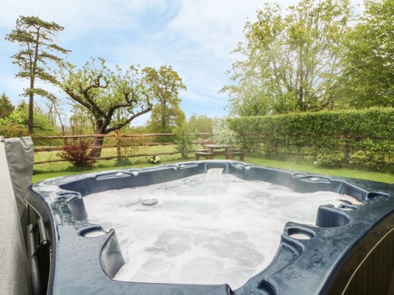 Lodges with Hot Tubs near London Lodges With Hot Tubs