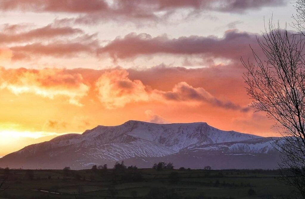 Stunning view from a lodge with a hot tub un the Lake District