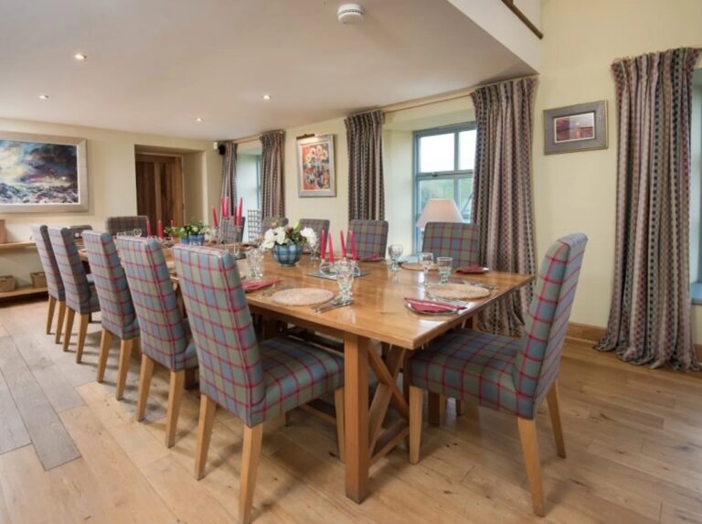 Everyone can dine together at once