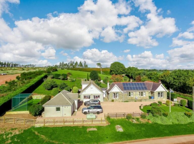 A large lodge with plenty of parking