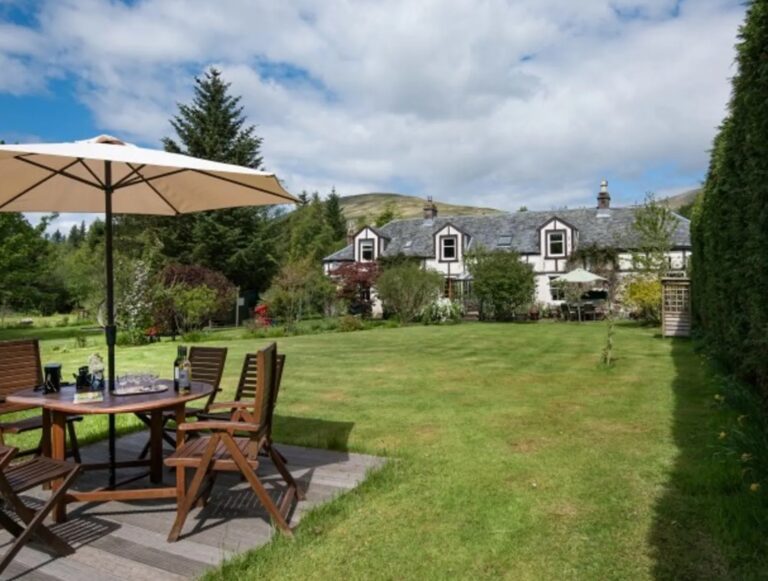 Strone house cottage for 12