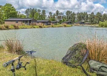 Fishing Lodges With Hot Tubs in Lincolnshire