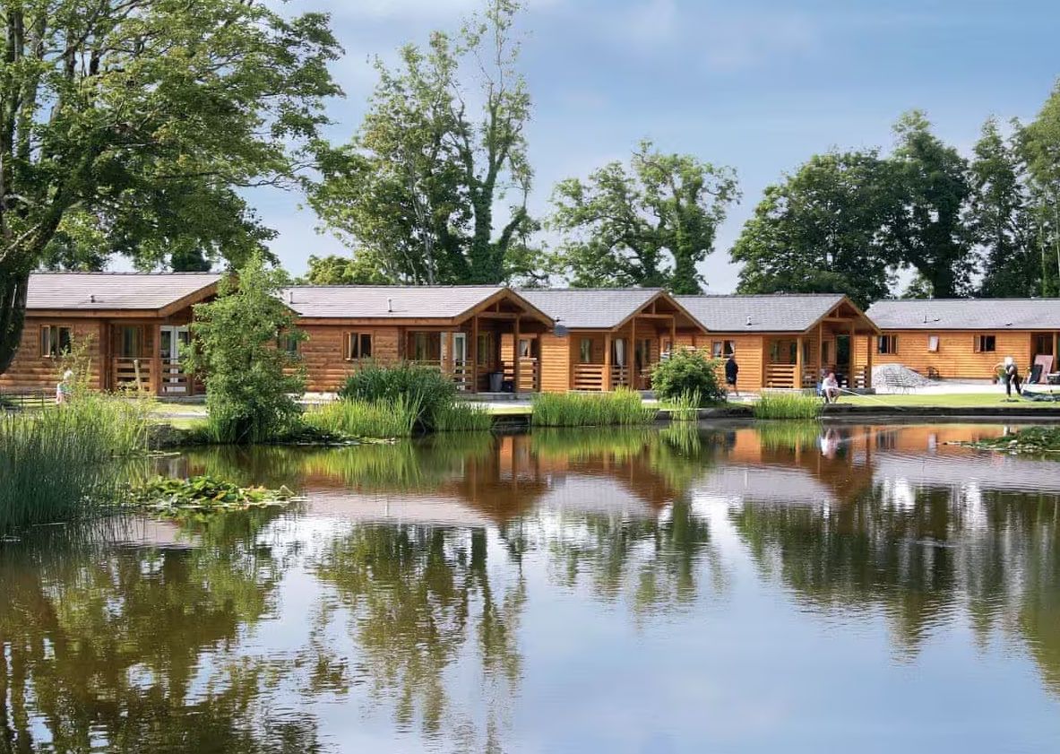 Fishing lodges outlet with hot tubs
