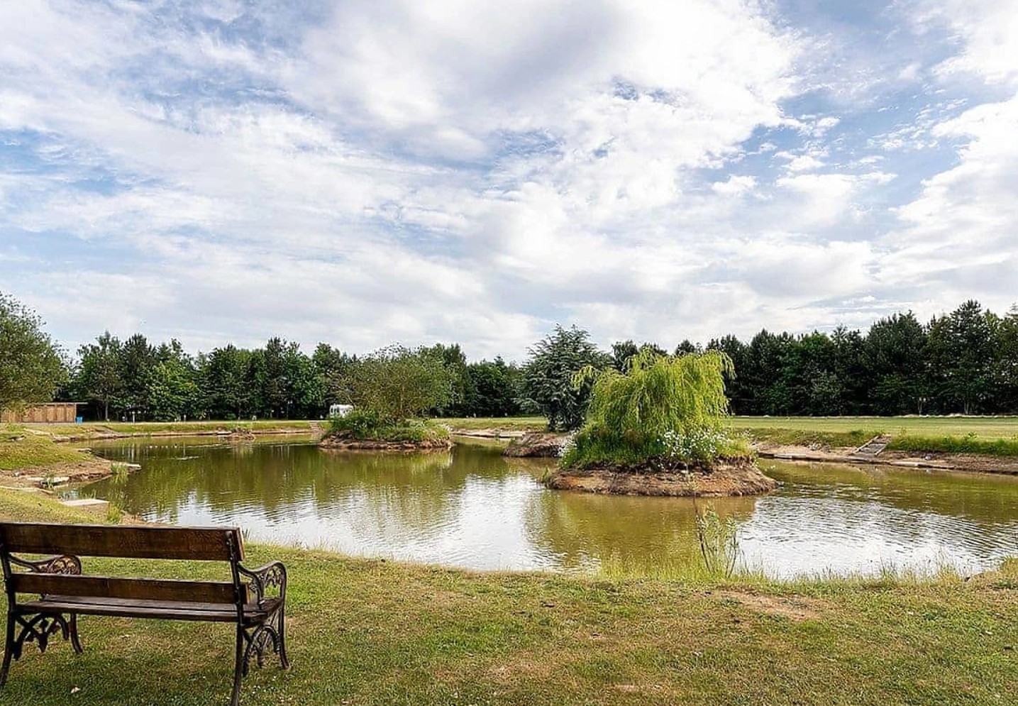 Beech Tree Lakes Lodges has a fantastic lakeside setting