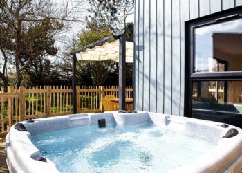 Lodges With Hot Tubs Near Chichester