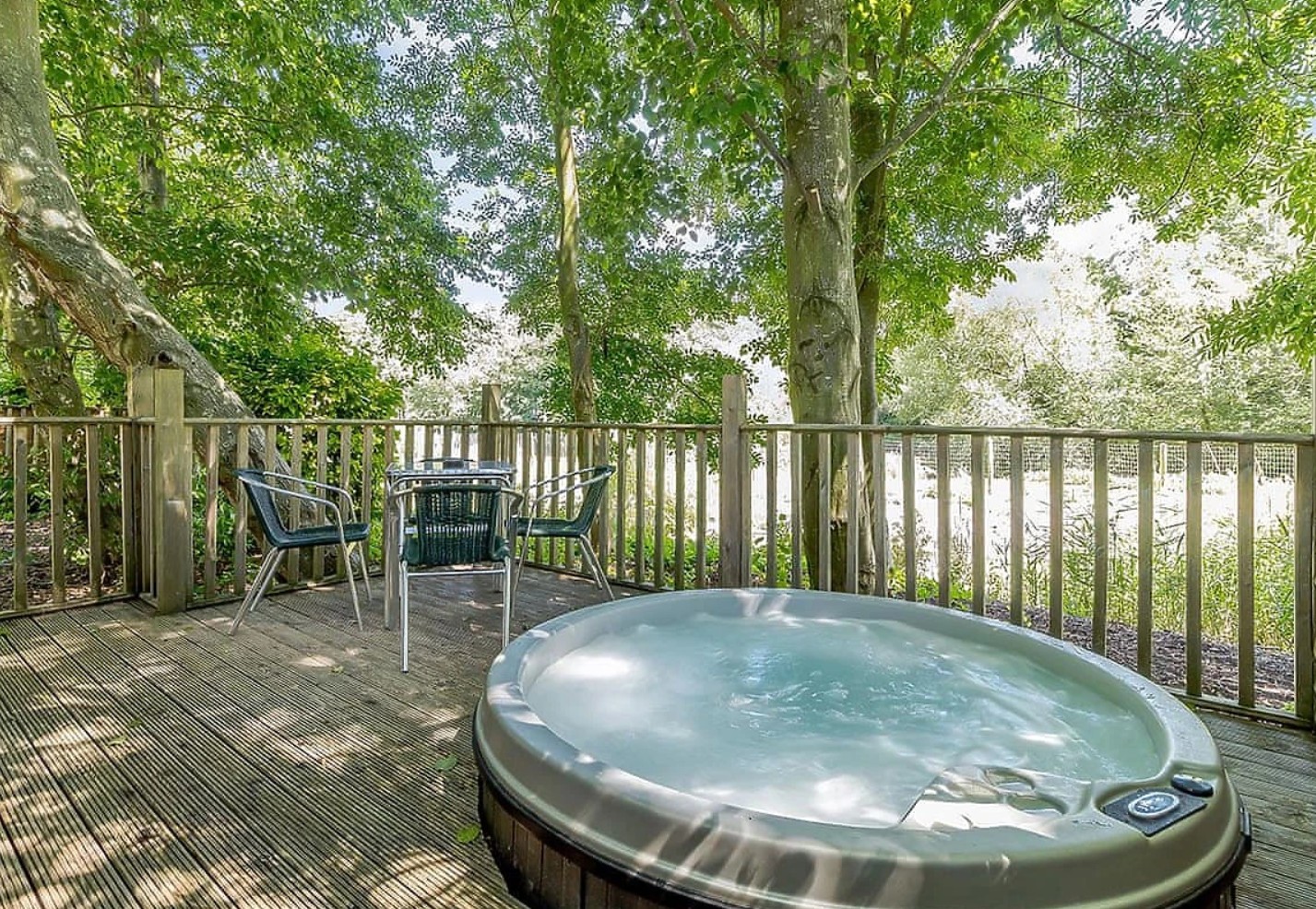 Rosewood Stud Park offers beautiful hot tubs with a view of Ely