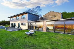 Lodges With Hot Tubs Near Oldham