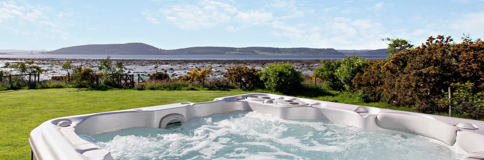 New luxury lodges with hot tubs